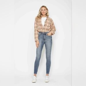 Judy Blue HR Medium Contrast Wash Tummy Control Skinny Jeans Regular Plus NEW